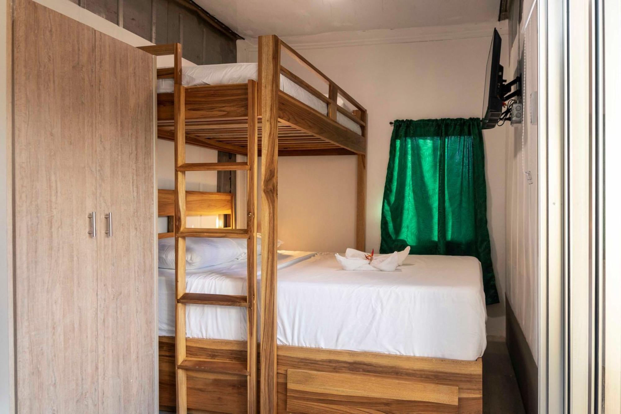 Emi'S Place Container Living Uvita Bagian luar foto