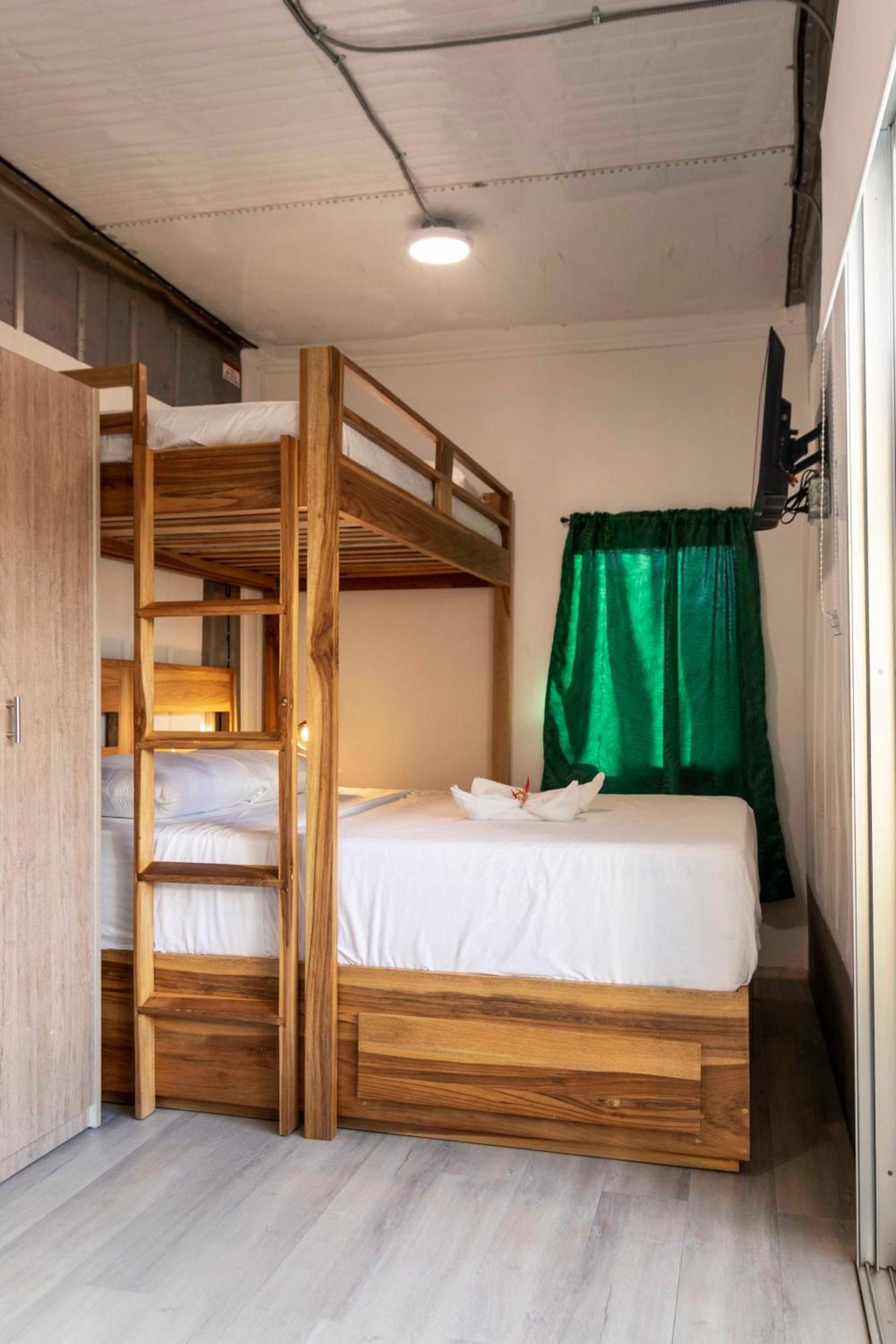 Emi'S Place Container Living Uvita Bagian luar foto
